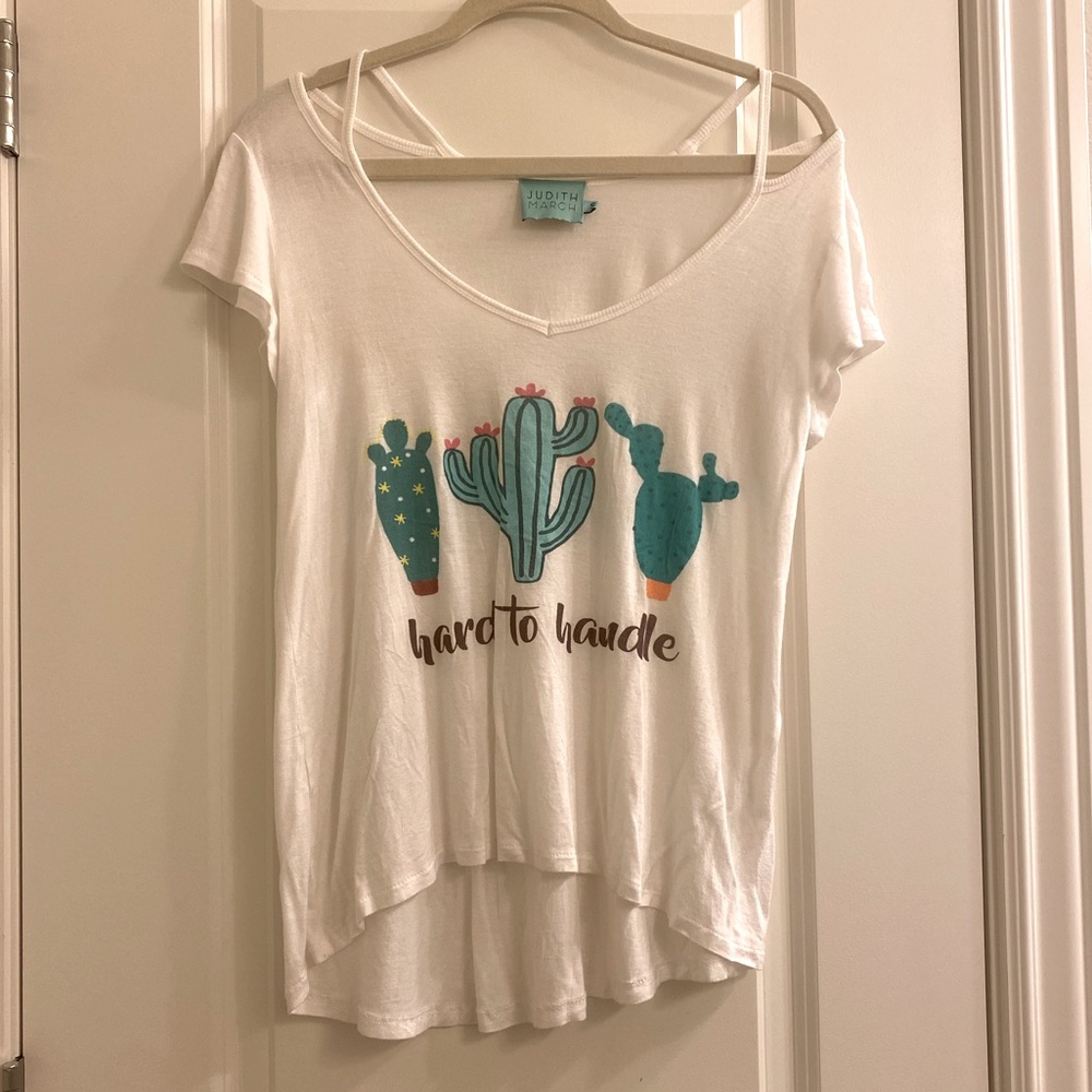 Cute Flowy Women’s Tee